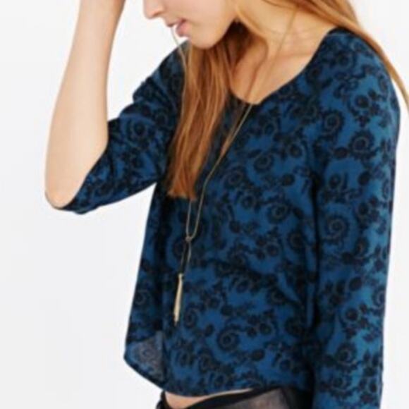 Pins Needles Top Blue Floral - Picture 2 of 5